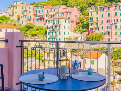 Goditi l'atmosfera autentica di Riomaggiore dalla tua terrazza privata sul tetto