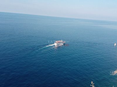 Esplorare le Cinque Terre dal mare è un modo speciale per scoprire la costa ligure.